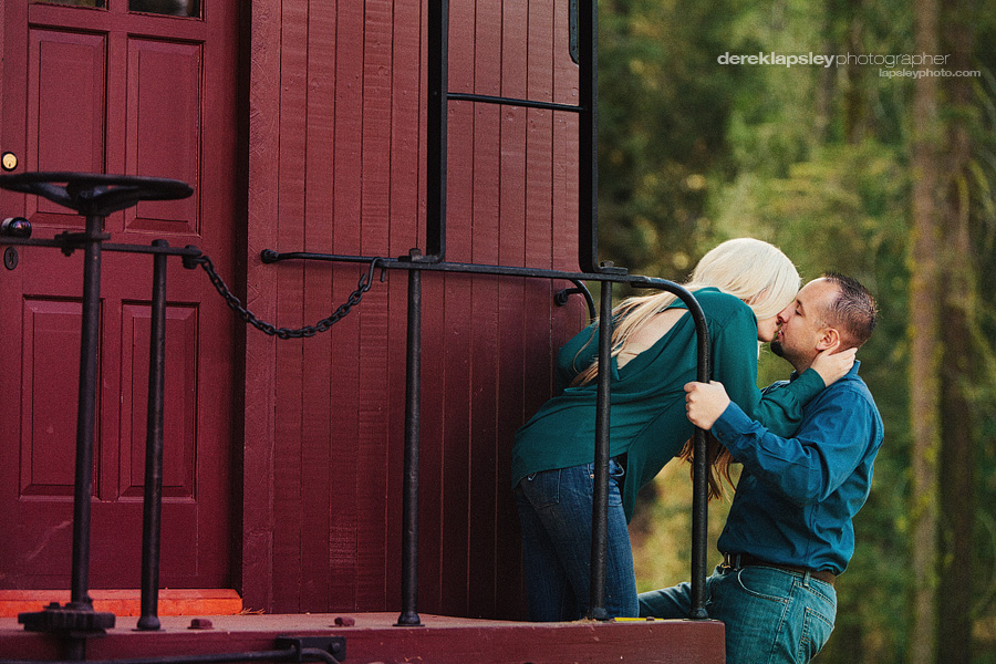 Shaver Lake Romantic Engagement Pictures by Fresno based photographer Derek Lapsley (3)